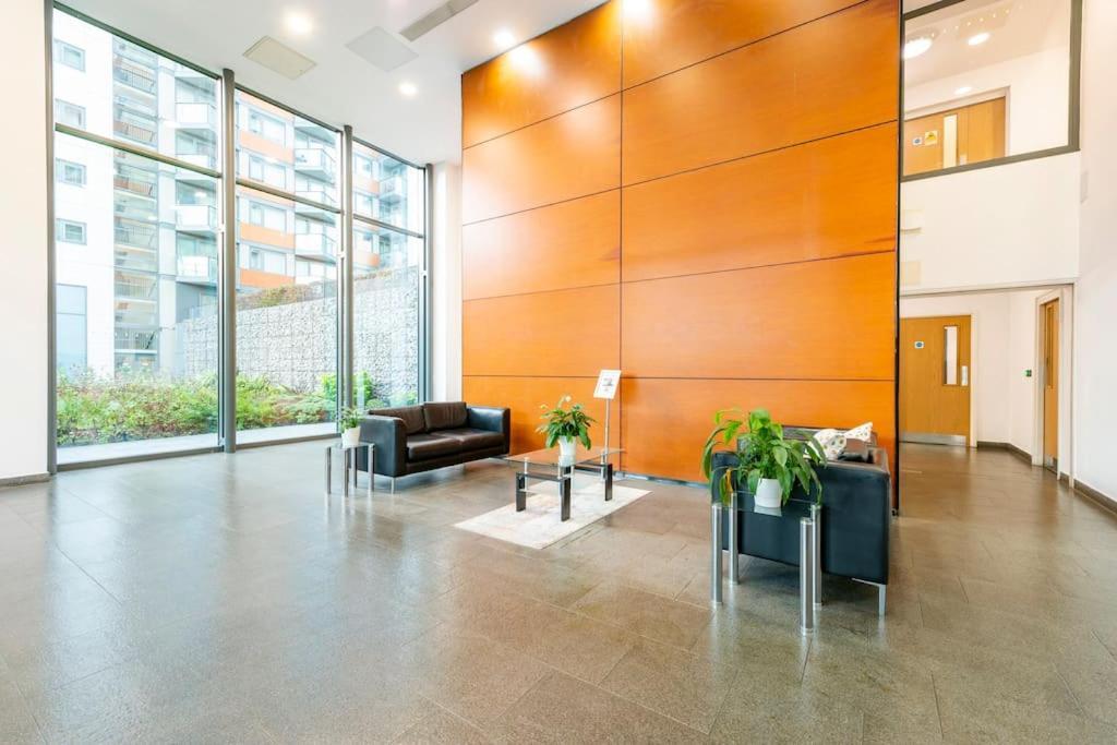 London Skylineviews 2 Bed 2 Bath Flat Near Canary Wharf, O2 & Excel 外观 照片