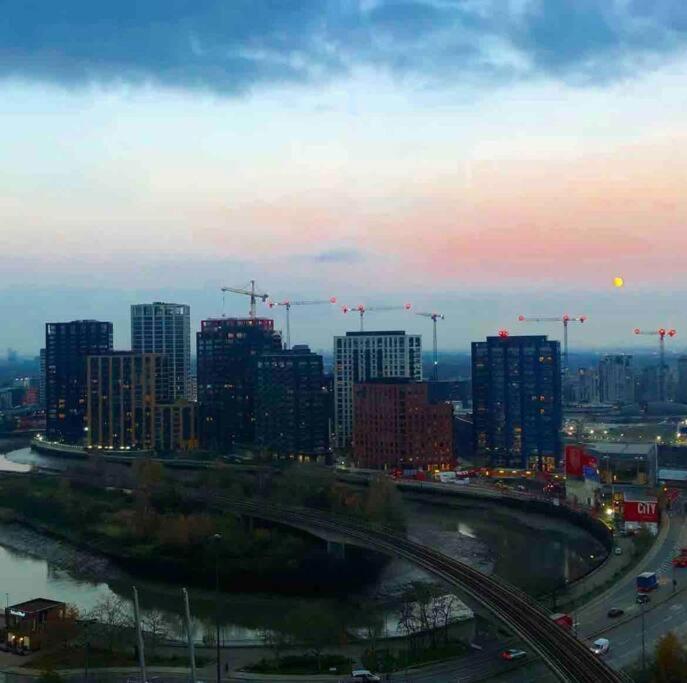 London Skylineviews 2 Bed 2 Bath Flat Near Canary Wharf, O2 & Excel 外观 照片